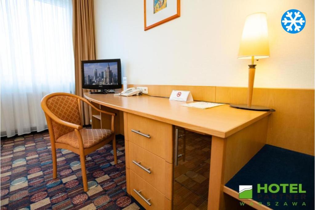 Hotel Partner Варшава Екстериор снимка