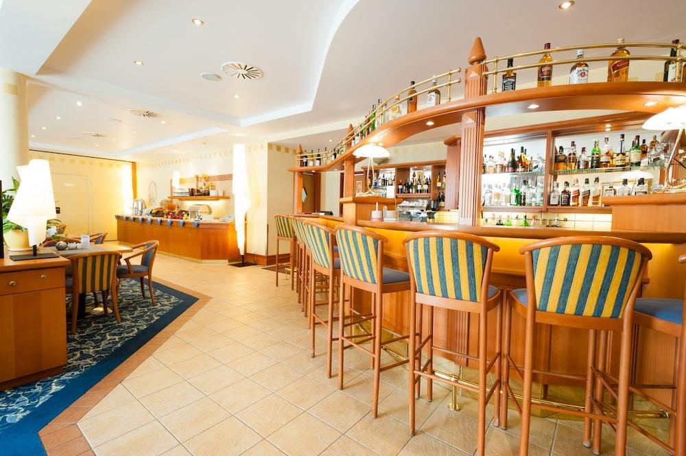 Hotel Partner Варшава Екстериор снимка