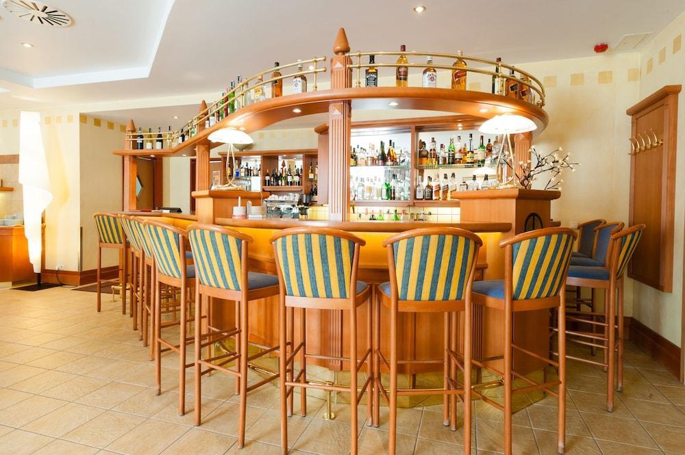 Hotel Partner Варшава Екстериор снимка